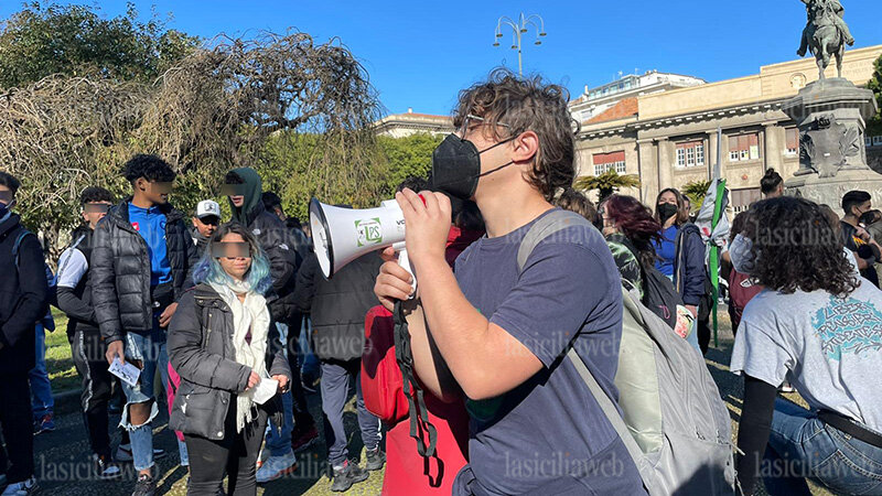 Studenti catanesi in piazza