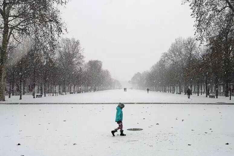 A 11 anni lasciato a piedi dal bus: era senza biglietto