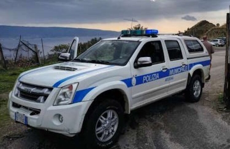 Case abusive in un terreno di 20 mila metri quadri: tutto sequestrato