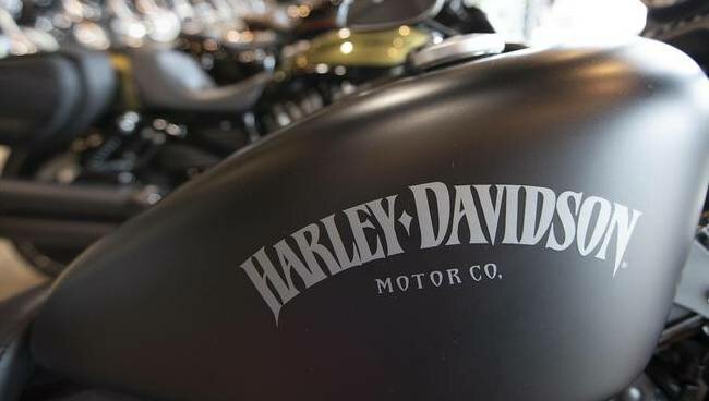 La Harley si ribalta, muore dopo 12 giorni