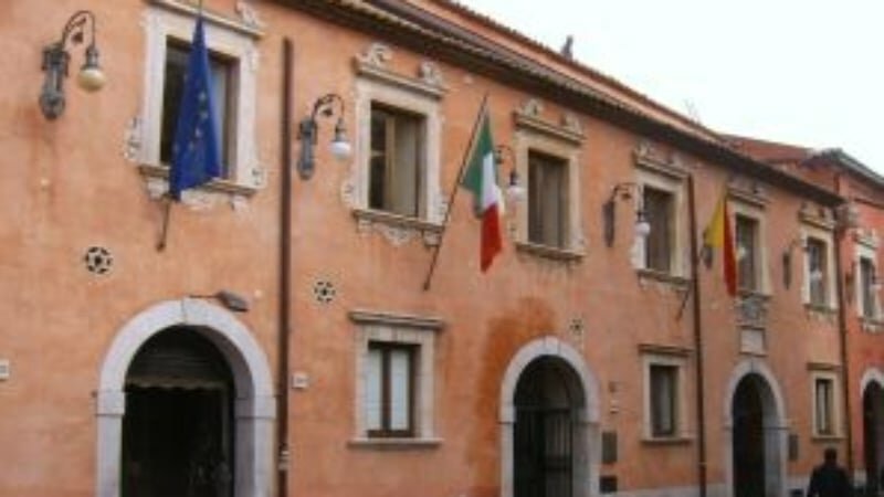 Taormina, lascia in eredit&agrave; casa e soldi al Comune