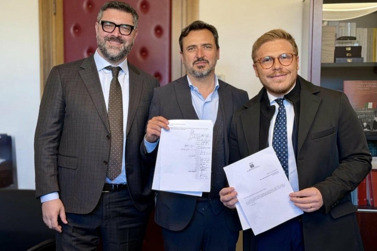 Depositata mozione di sfiducia a Schifani Depositata mozione di sfiducia a Schifani