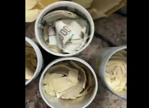 Compra casa e trova 135 milioni di lire nei barattoli di Citrosodina