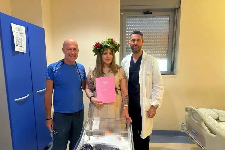 Diana partorisce e si laurea in ospedale
