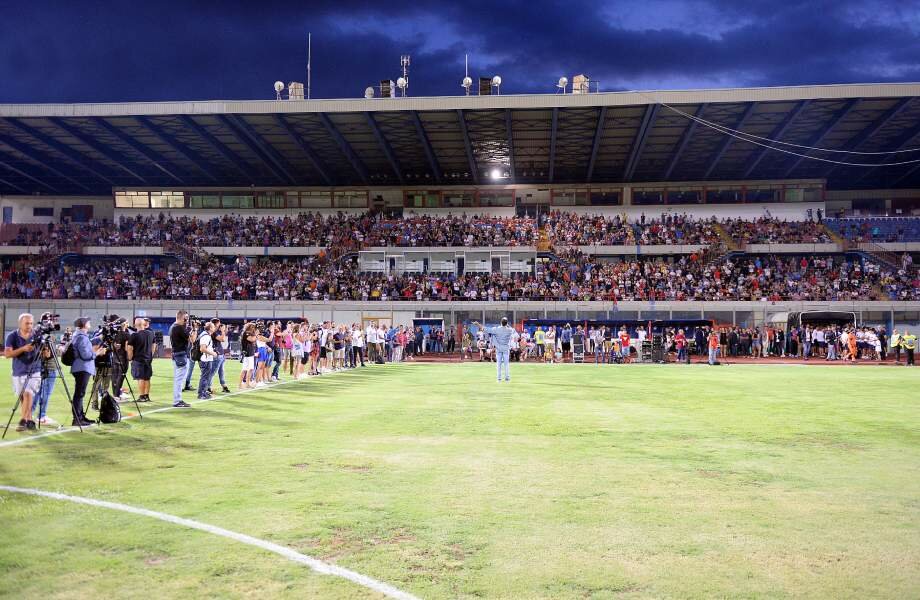 tribuna-a-1.jpg