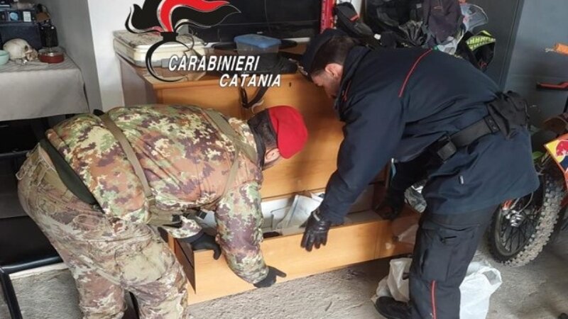 Bazar della droga nel box