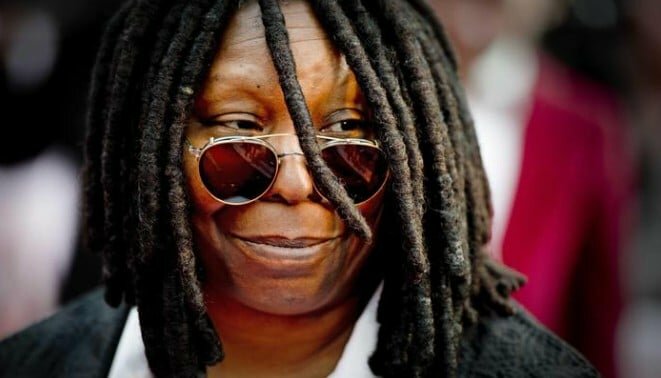 Whoopi trasloca a Ortigia: e in Sardegna protestano
