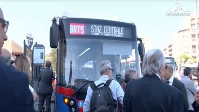 A Catania nuova Brt5, ma non mancano i 'furbetti dei cordoli'