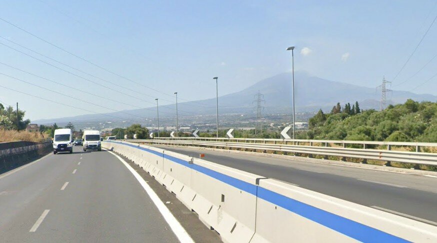 Catania è ancora lontana, due passanti fanno nascere la bimba