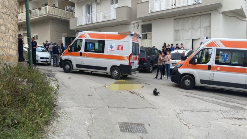 Favara, muore a 13 anni con lo scooter