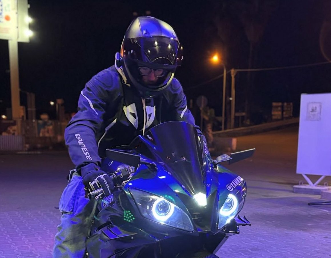 Scontro tra due moto e un'auto: Michael muore a 25 anni Scontro tra due moto e un'auto: Michael muore a 25 anni