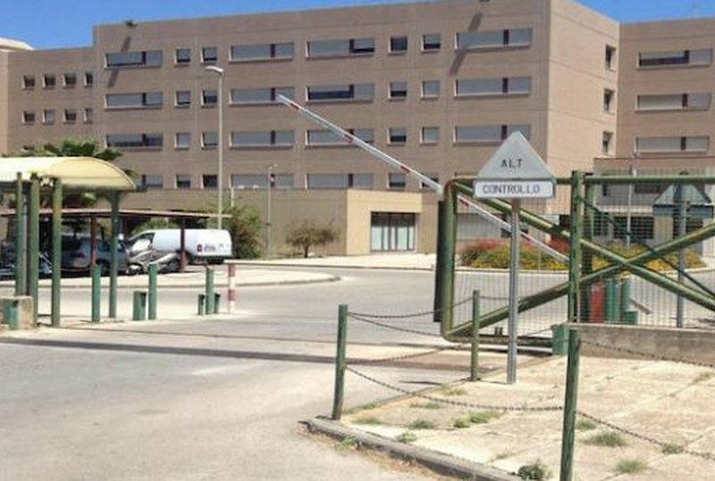 Blitz con 300 agenti in carcere: trovati droga e 67 telefonini