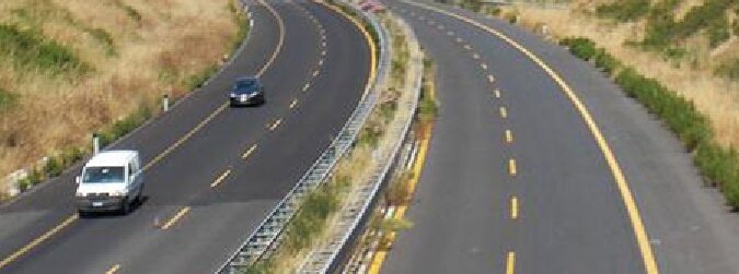 Contromano per 10 chilometri sulla A19