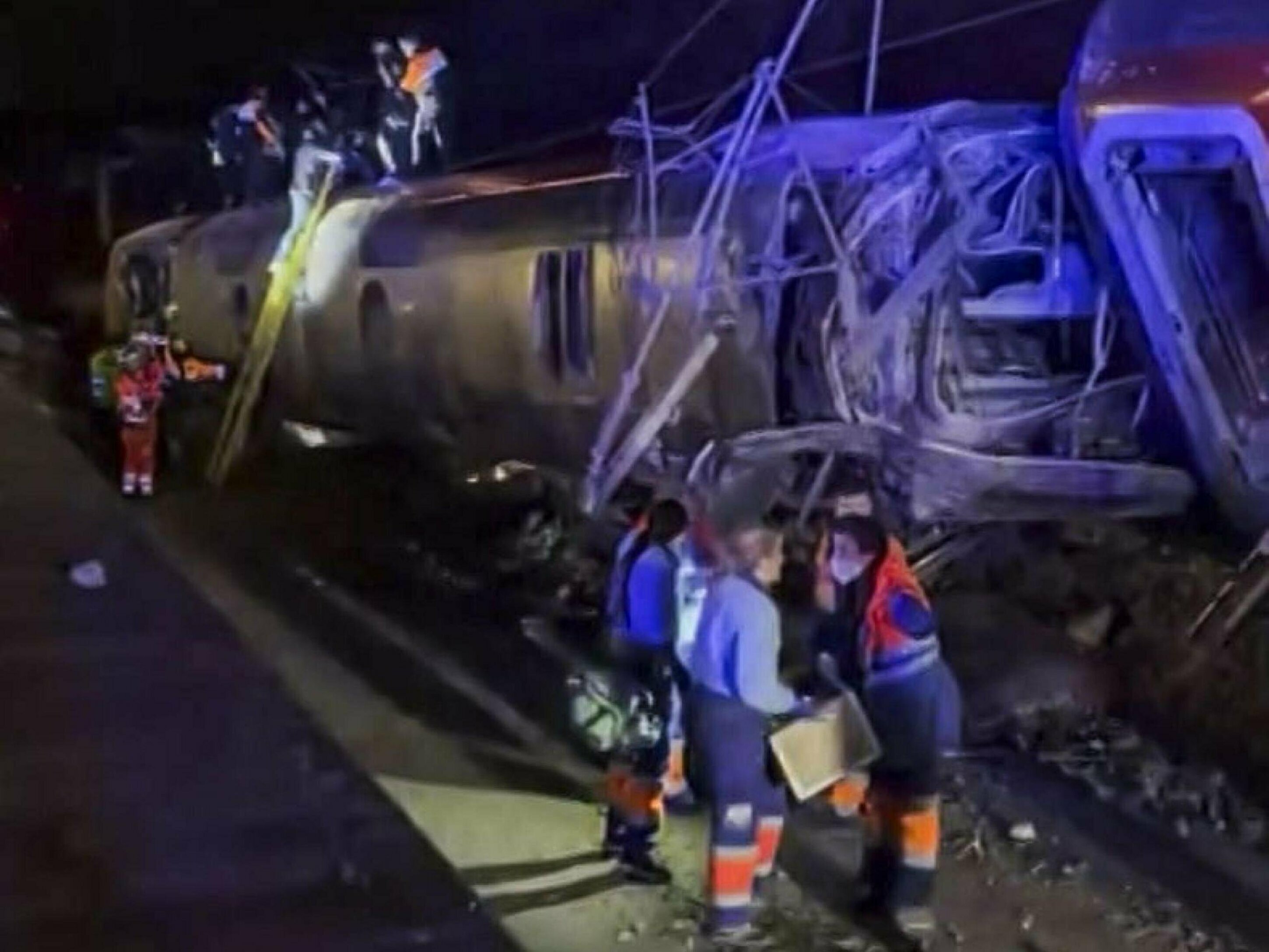 Deragliano due treni in Andalusia: 43 morti