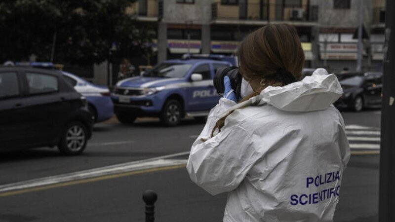 Colpo di carabina contro appartamento di due studentesse