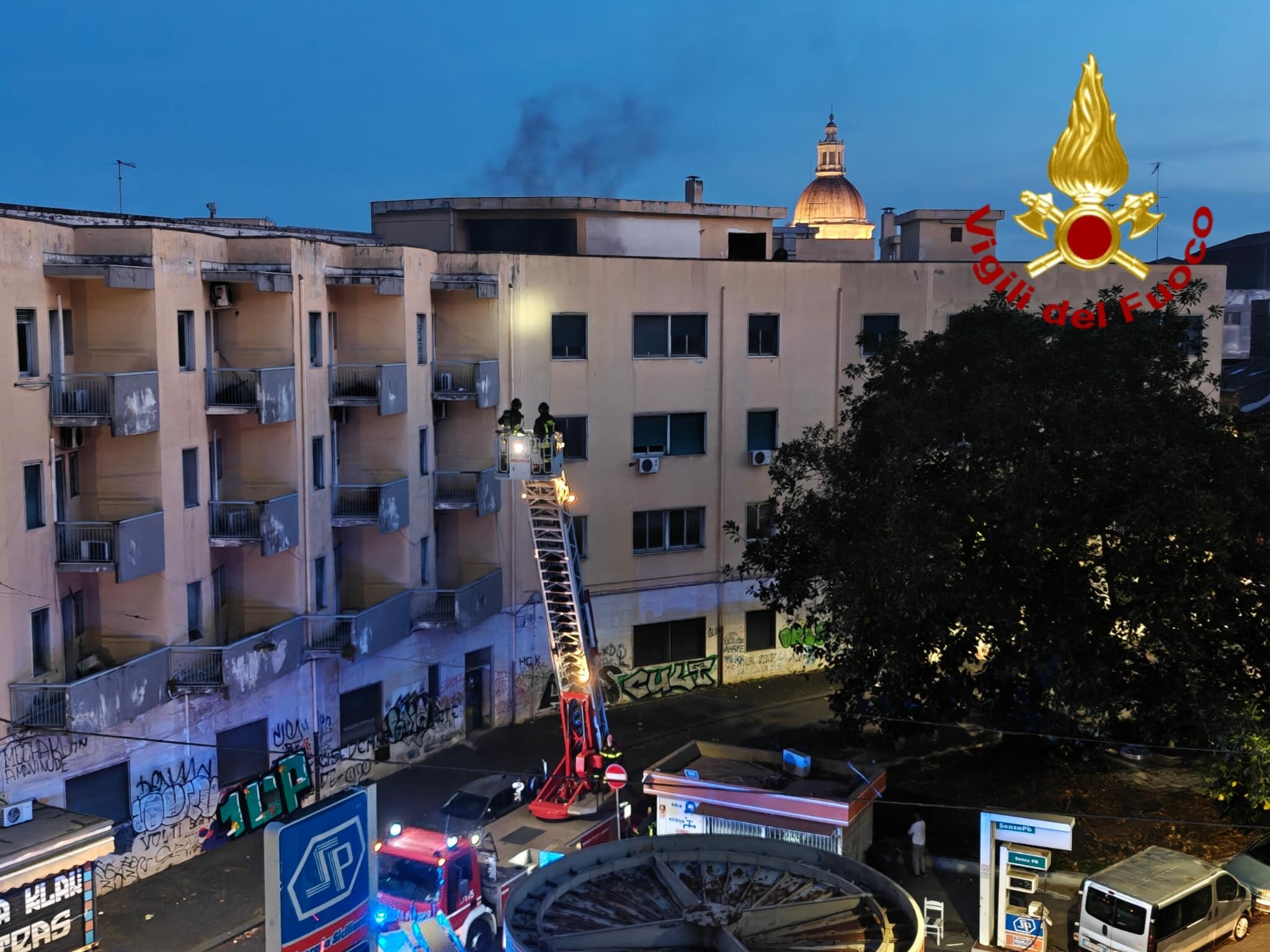 Catania, incendio al Santo Bambino
