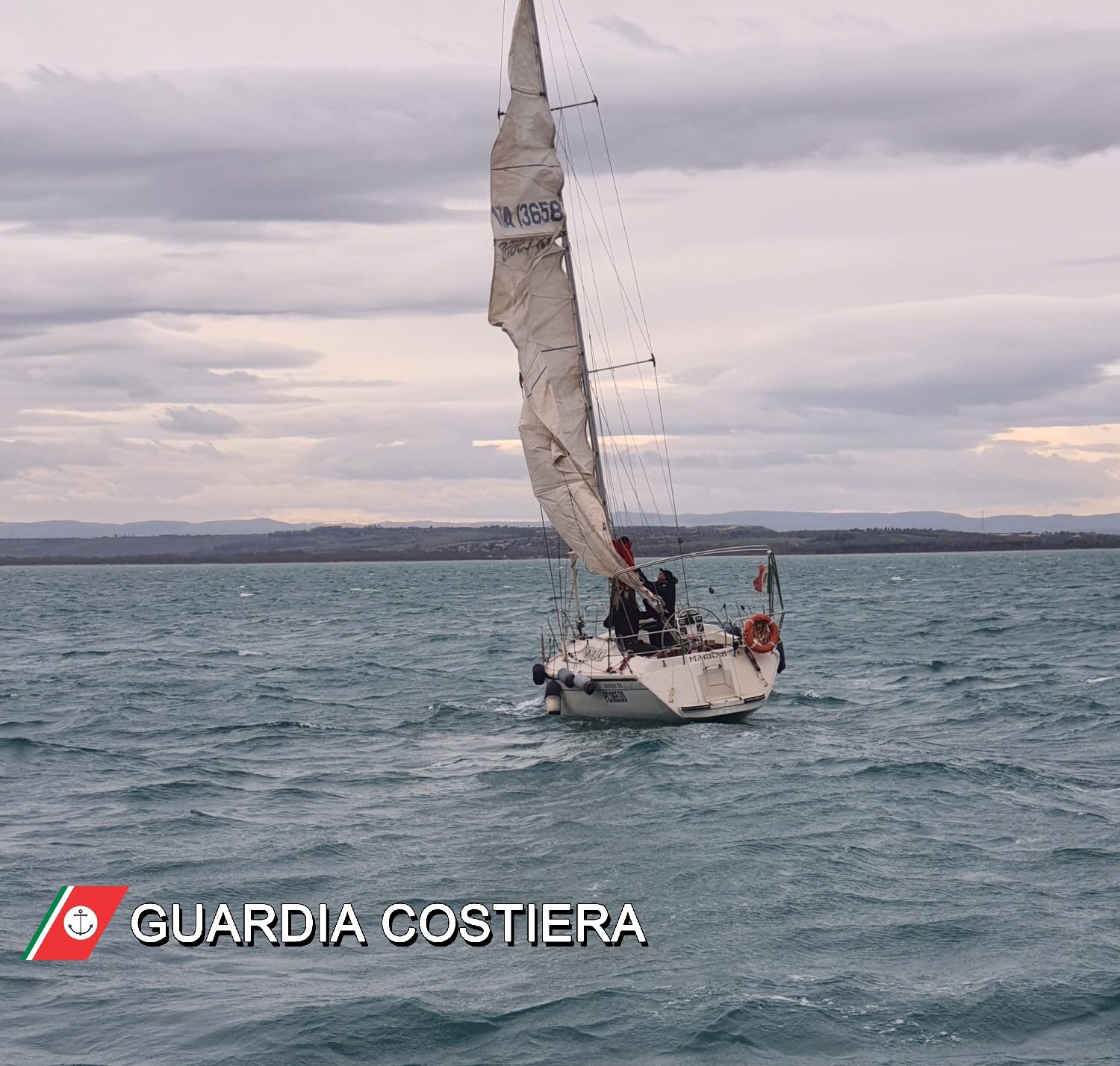 Catania, in tre alla deriva: salvati