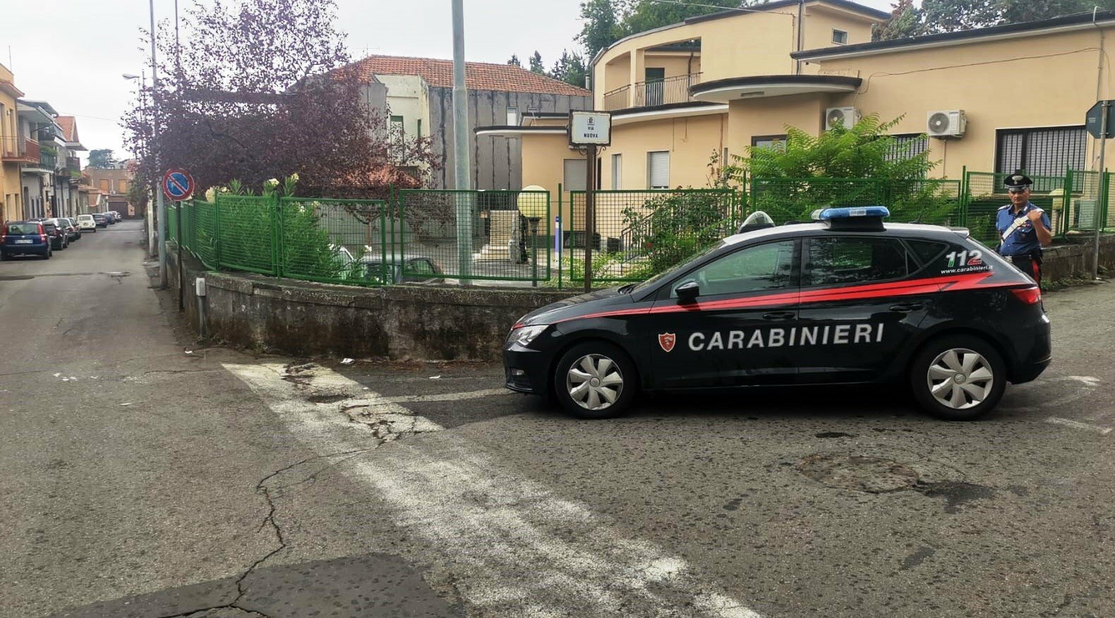 Belpasso: ruba l'auto e scappa a velocit&agrave; folle