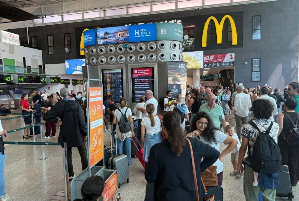L'Etna si placa, riparte l'aeroporto