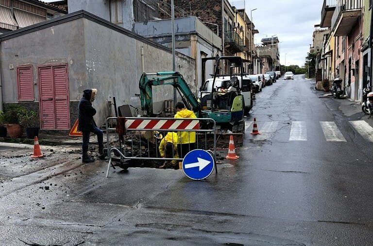 Catania, riparato guasto alla rete idrica: torna l'acqua