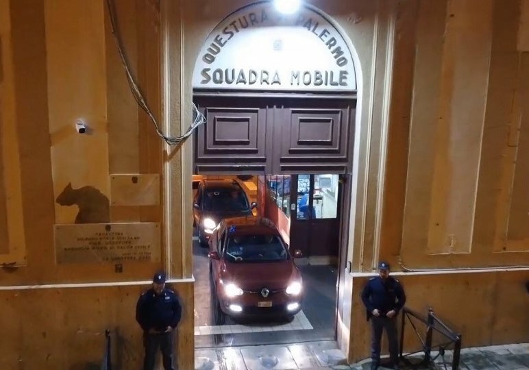 Pizzo per la costruzione di un palazzo: due indagati Pizzo per la costruzione di un palazzo: due indagati