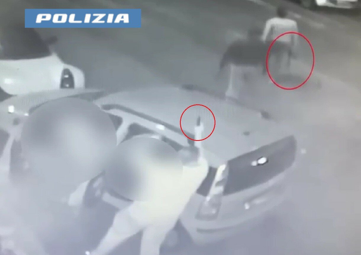 La lite in discoteca, gli agguati e le sparatorie tra fazioni: 22 arresti a Catania