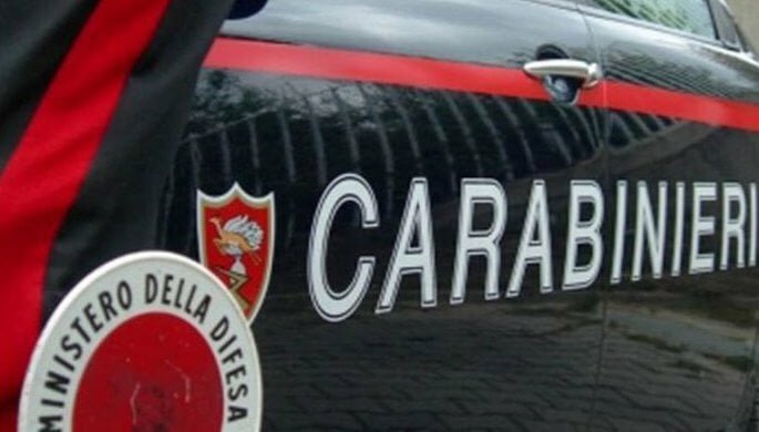 Rubano auto nel Catanese e si schiantano