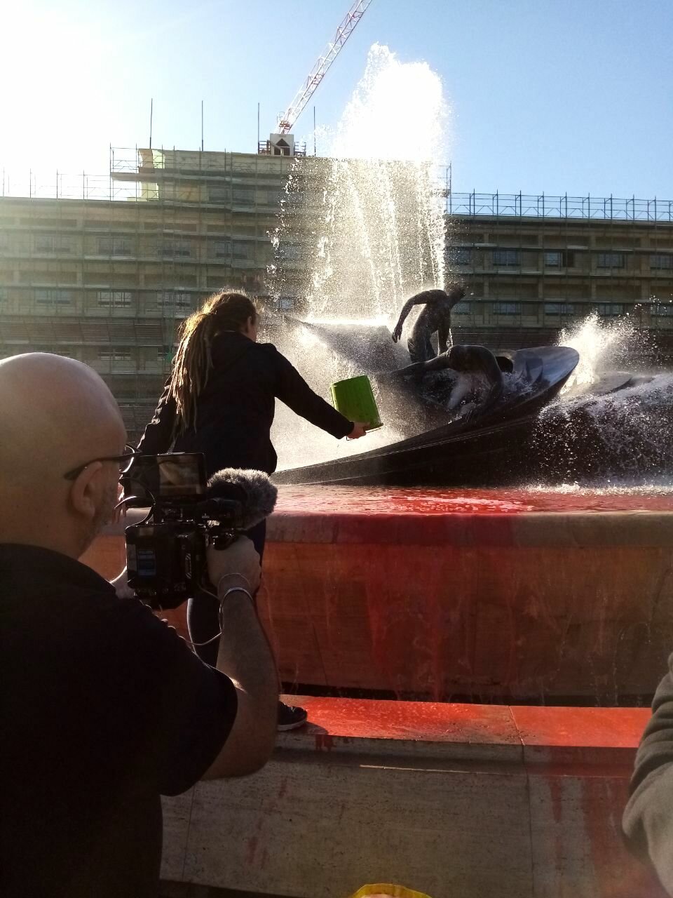 1.COLORE-NELLA-FONTANA.jpeg 1.COLORE-NELLA-FONTANA.jpeg