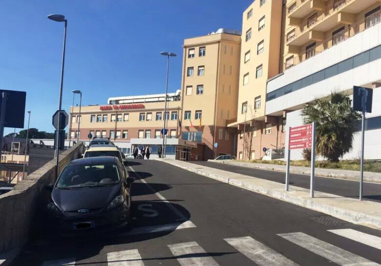 Gli sparano mentre guida e scappano
