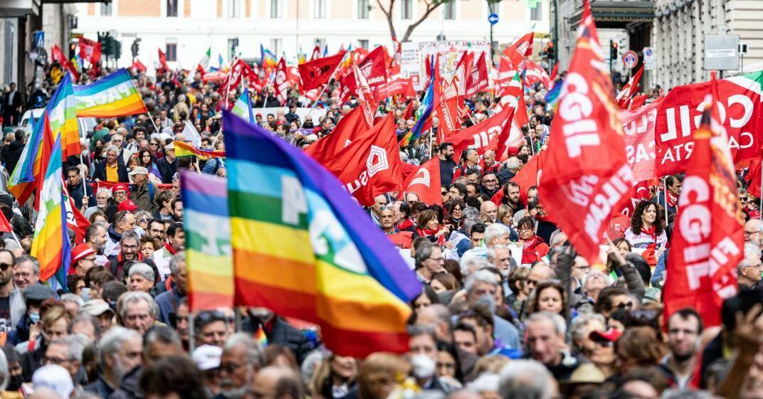 A Roma il corteo per la pace: 'Siamo 100.000'