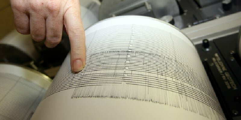 Scossa 5.1 al largo della costa calabra, trema anche la Sicilia Scossa 5.1 al largo della costa calabra, trema anche la Sicilia