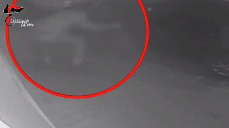 Sull'hoverboard a squarciare pneumatici