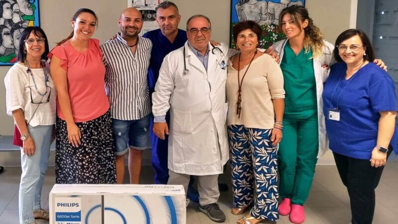 Sposi donano televisori agli ospedali di Sciacca e Cuneo