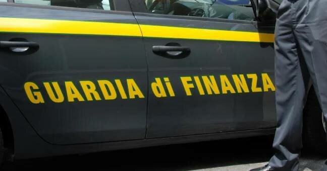 Sequestrati nel Catanese 35.000 giocattoli