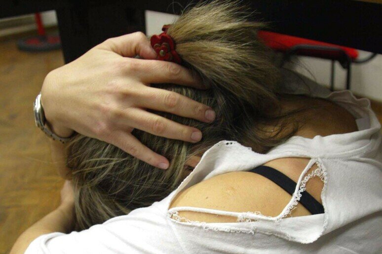 "E' mia figlia, le faccio quello che voglio"