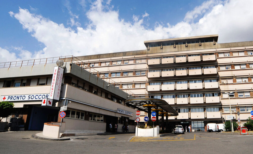 Bimbo di 6 anni cade da un palco: è grave Bimbo di 6 anni cade da un palco: è grave