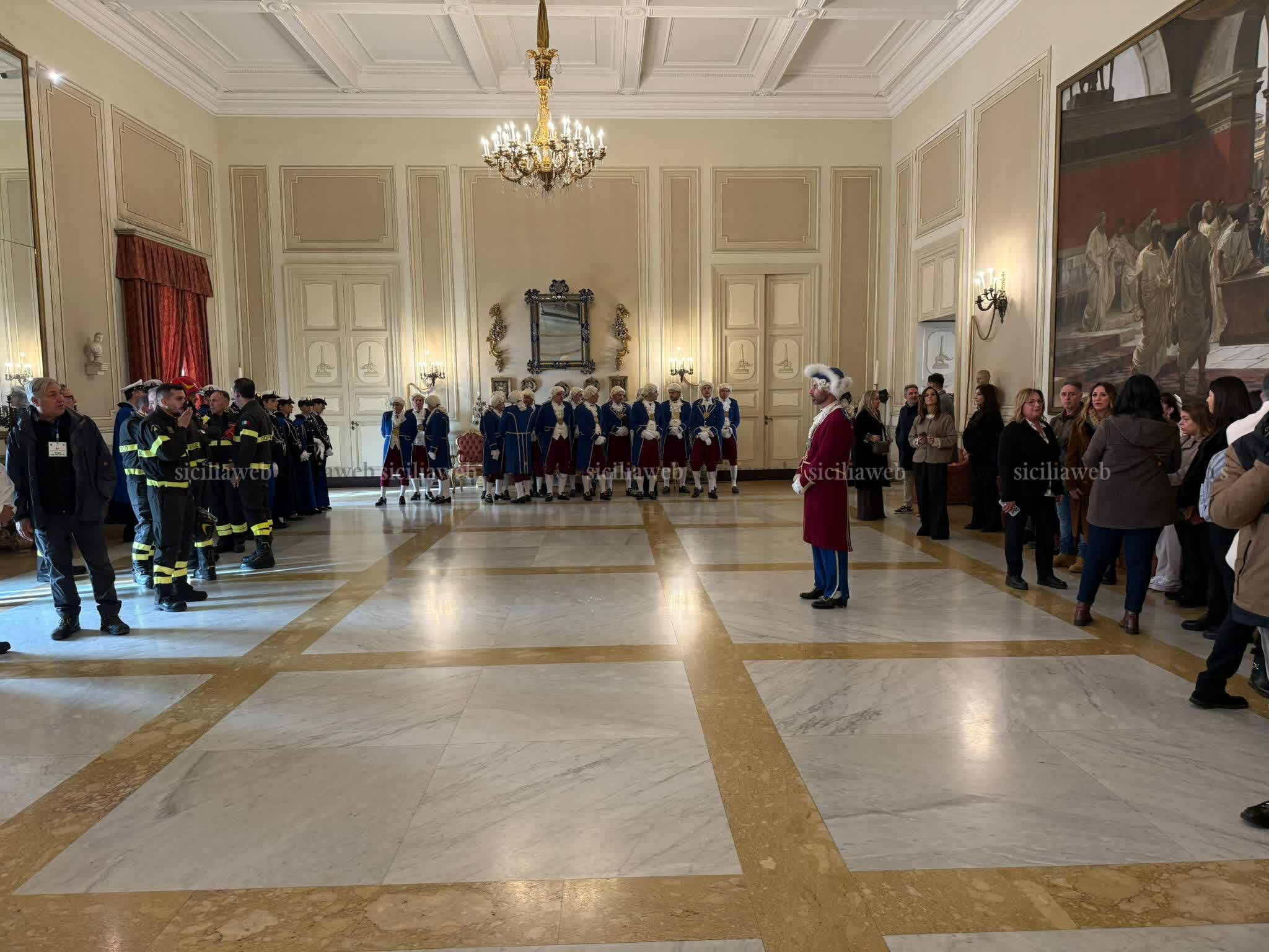 La cerimonia in municipio