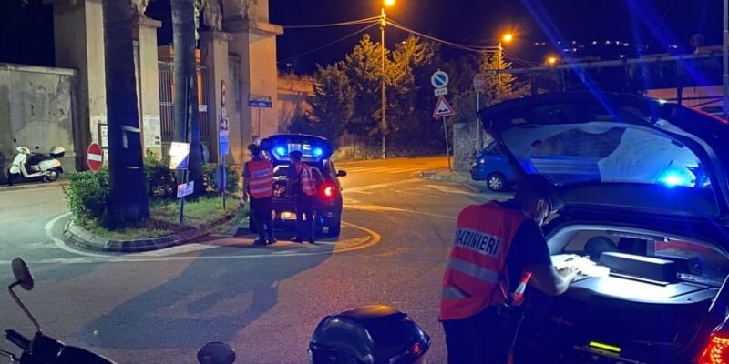 Aggressioni, alcol e cafoni: la folle estate eoliana