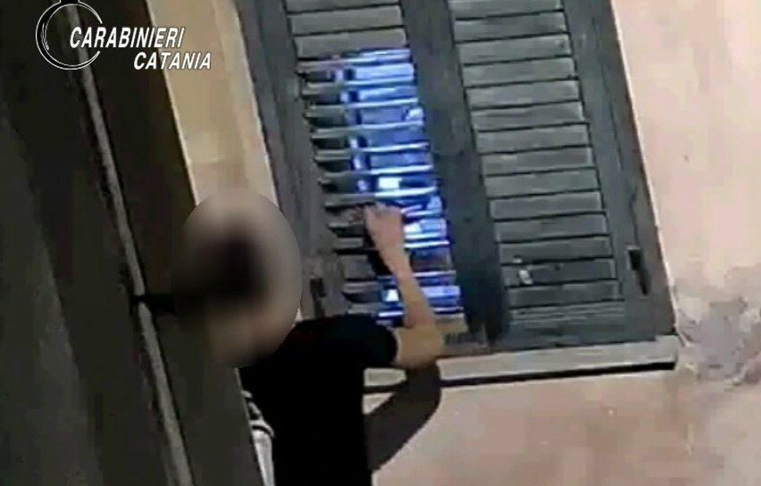 Nel Catanese lo spacciatore fantasioso Nel Catanese lo spacciatore fantasioso