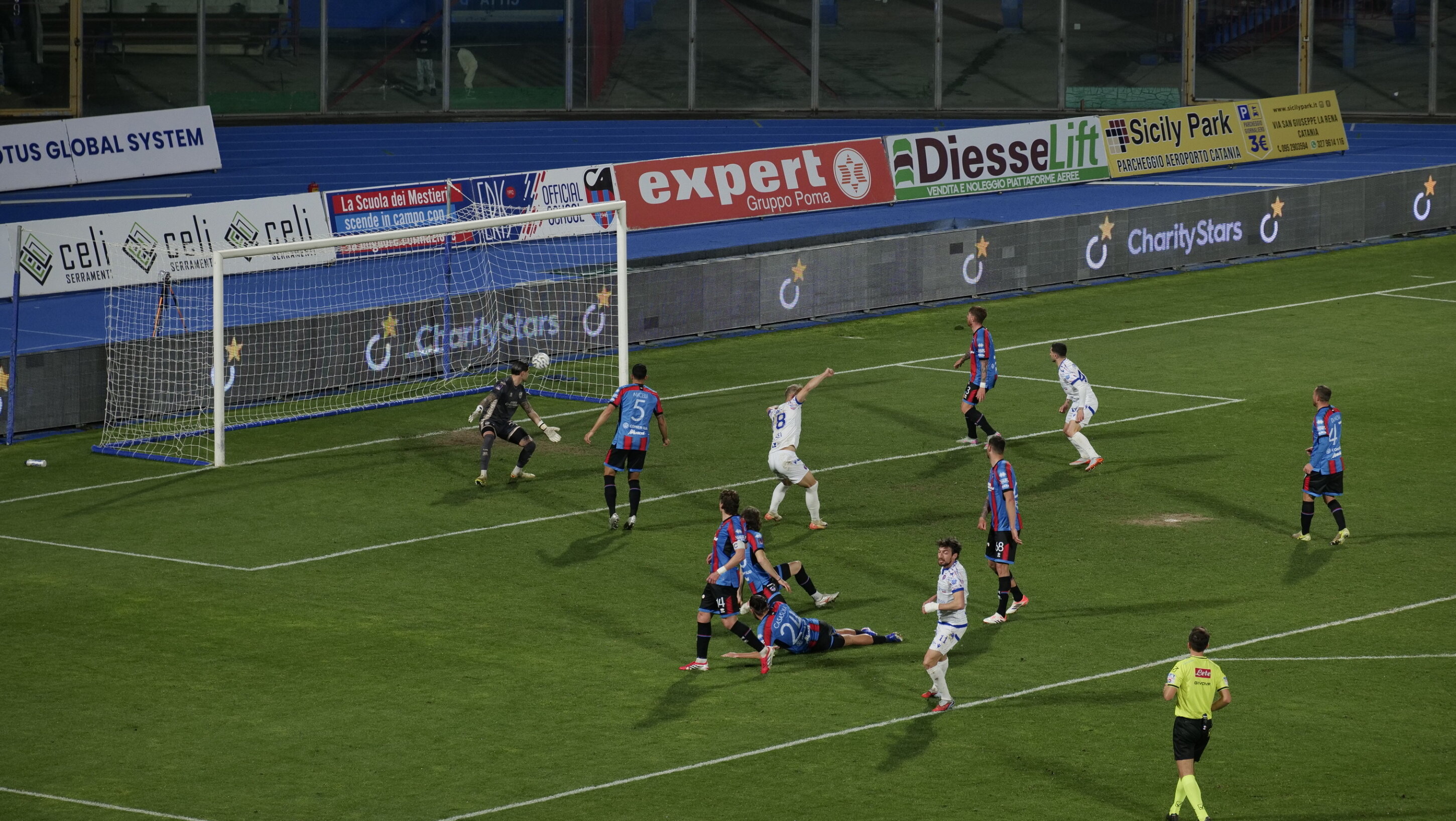 Catania, Viali in penombra