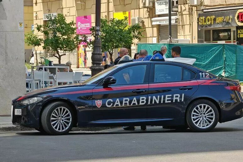 Pestato a sangue da un gruppo di sconosciuti Pestato a sangue da un gruppo di sconosciuti