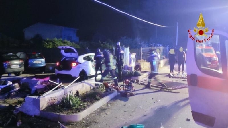 La macchina sfonda il muro: muore 29enne