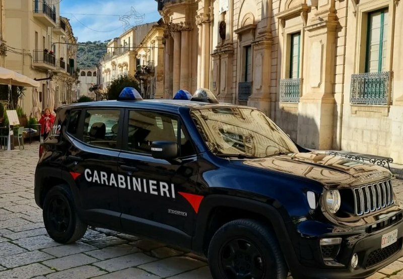 Sparatoria in strada tra stranieri: un ferito