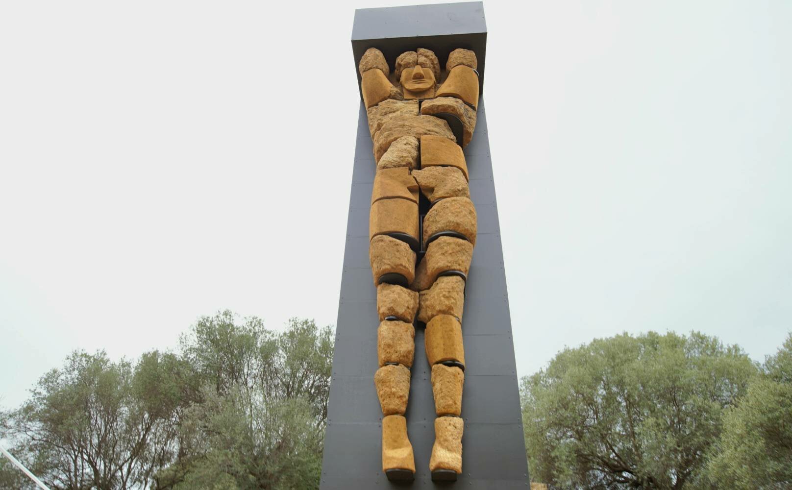 Il gigante si rialza