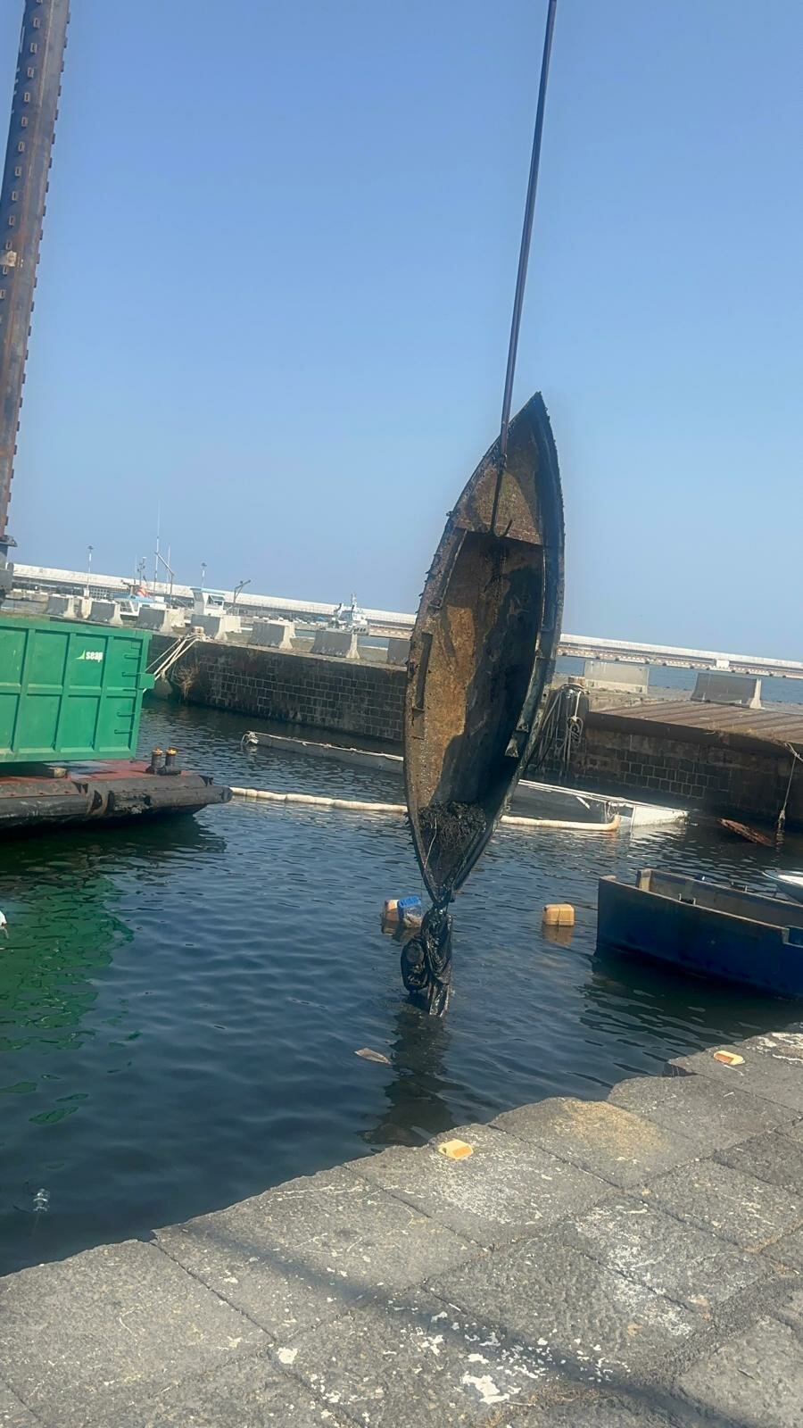 rimozione-relitti-nel-porto-di-Catania-1.jpeg