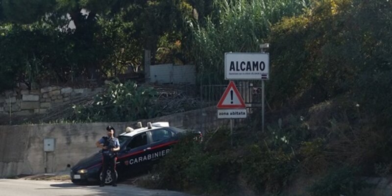 Evade dai domiciliari, va al mare e poi si costituisce