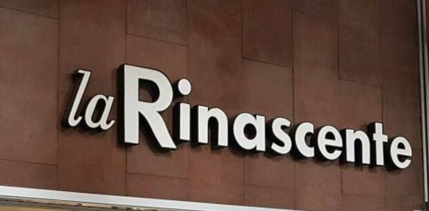 Notte di spaccate: saccheggiata la Rinascente