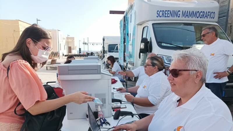 Palermo, screening mammografico mobile