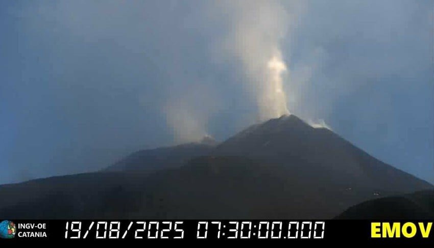 Etna, la lava arriva a quota 2.200 metri