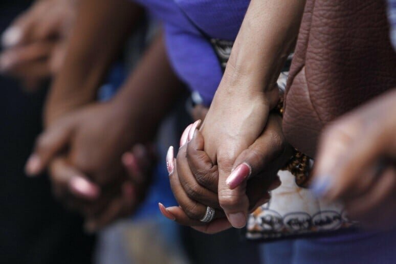 Non parla italiano: cittadinanza rimandata